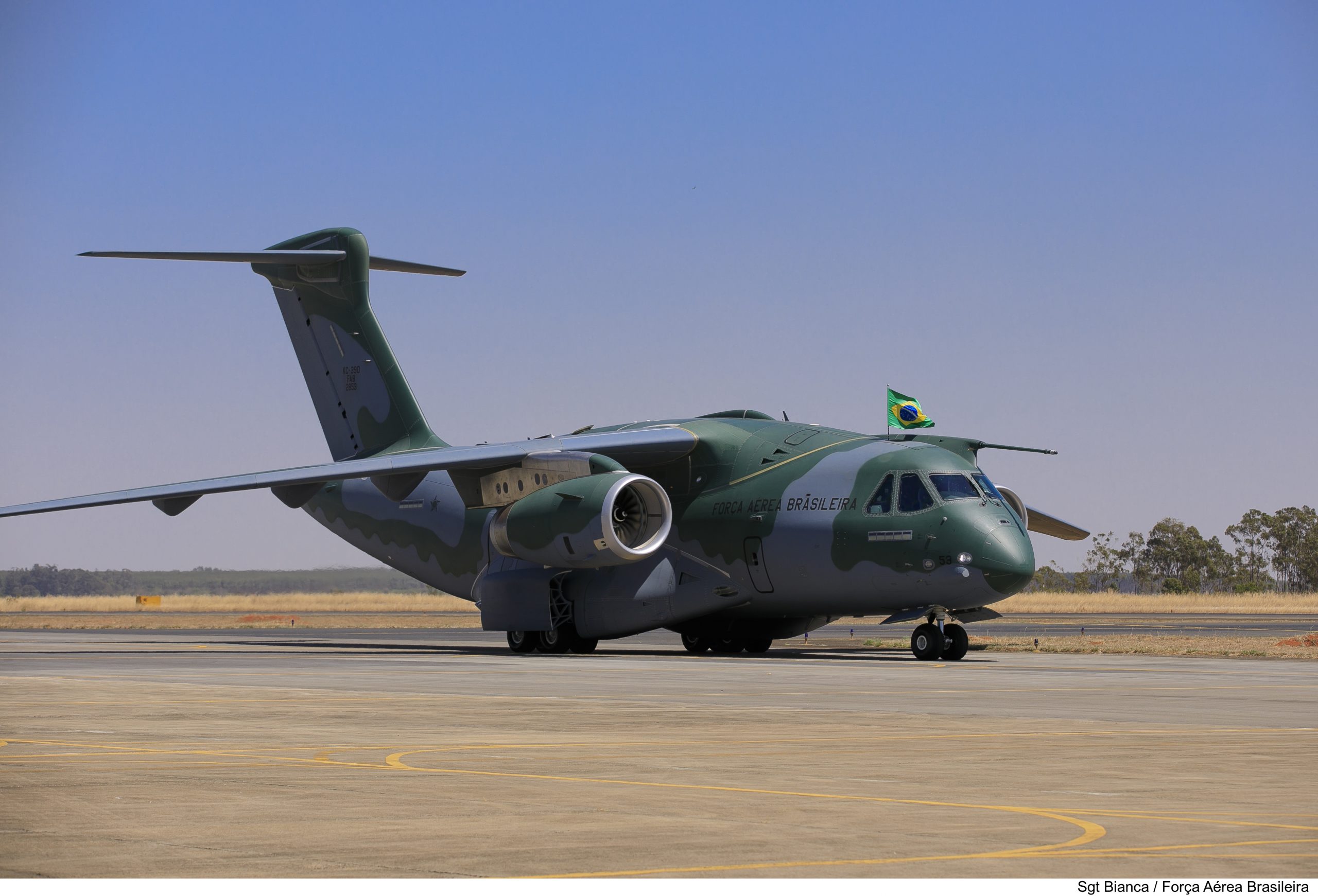 Embraer KC-390 é modificado para levar comitiva do Presidente