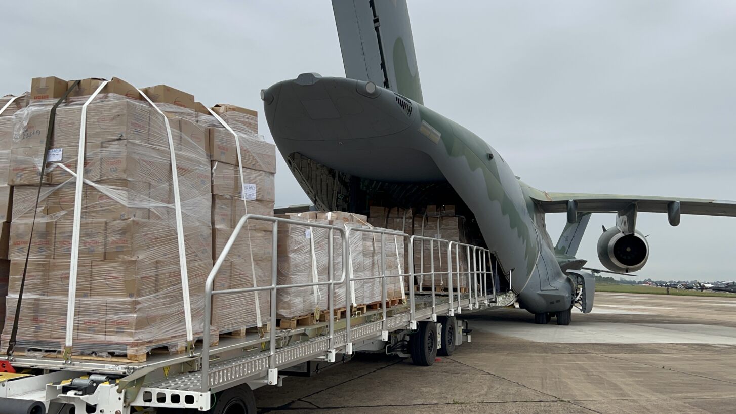 Até o KC-390 de ensaio em voo colabora na missão no Rio Grande do Sul ...